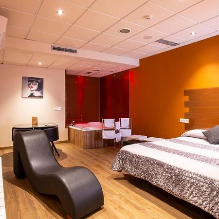 Motel Los Abedules Oviedo Ngoại thất bức ảnh
