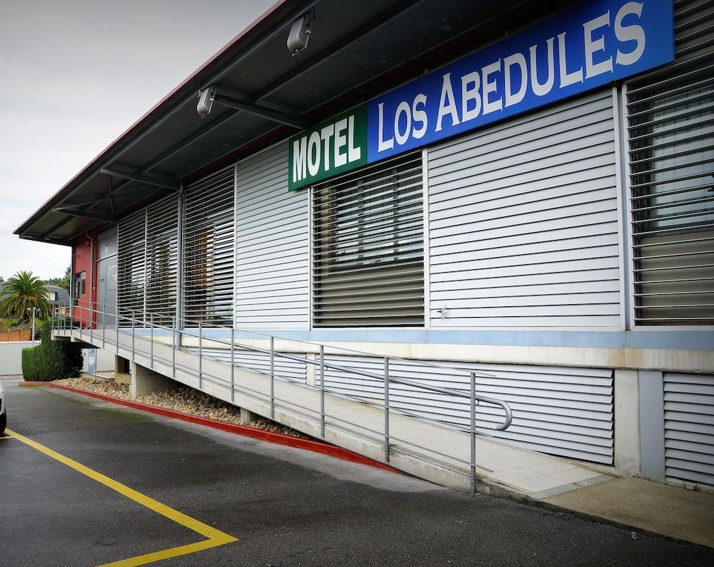Motel Los Abedules Oviedo Ngoại thất bức ảnh