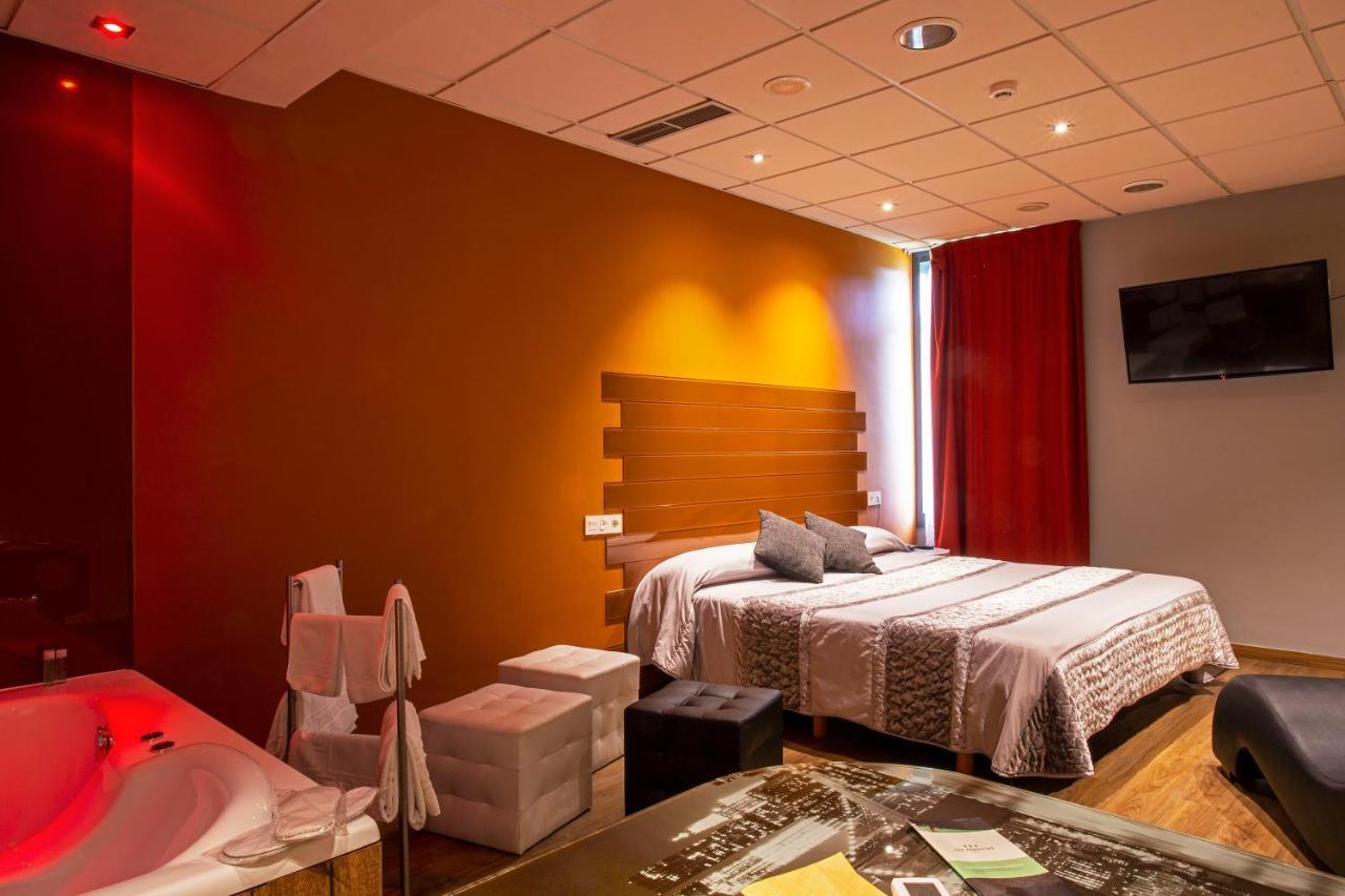 Motel Los Abedules Oviedo Ngoại thất bức ảnh