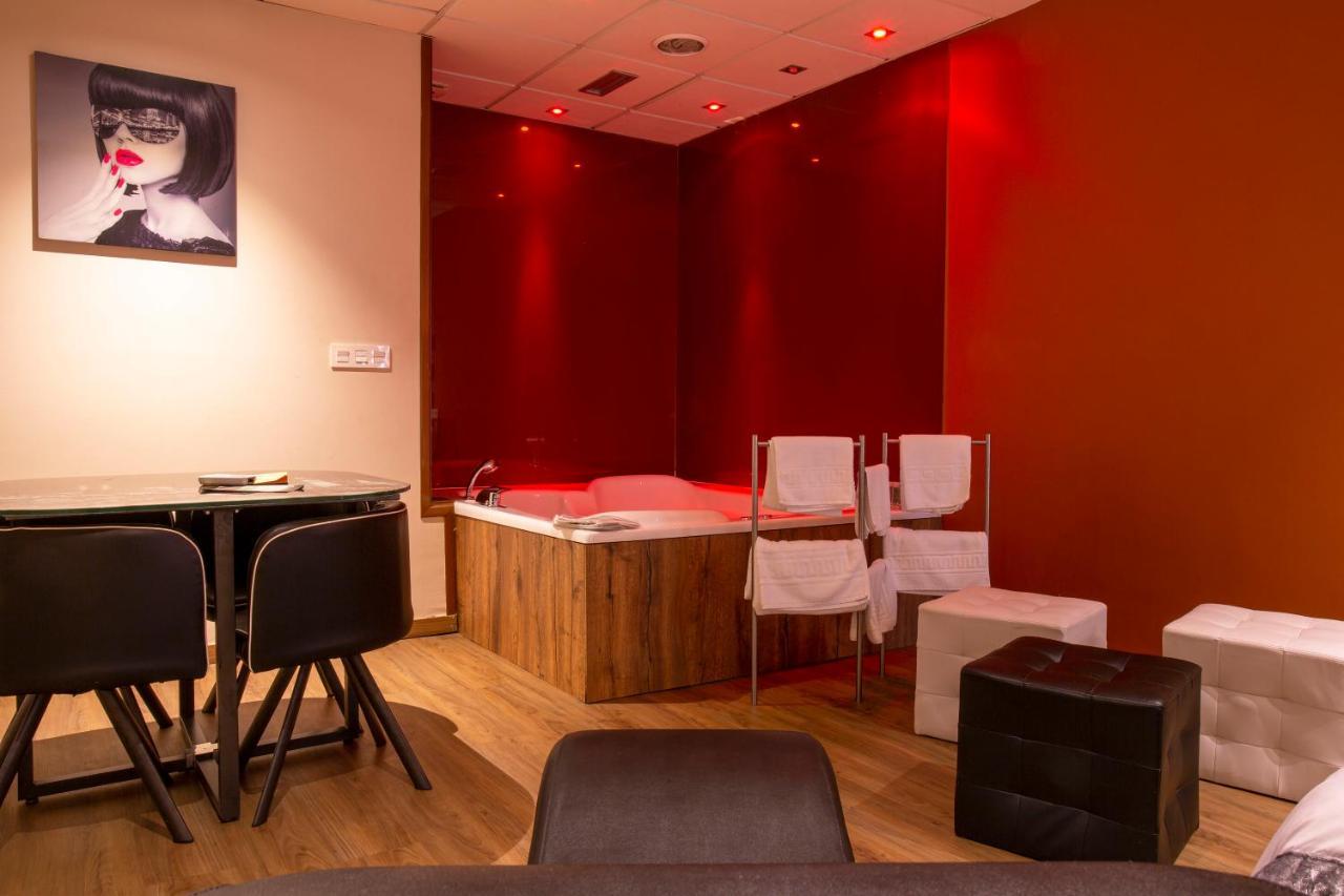 Motel Los Abedules Oviedo Ngoại thất bức ảnh