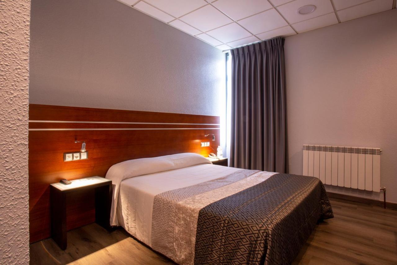 Motel Los Abedules Oviedo Ngoại thất bức ảnh