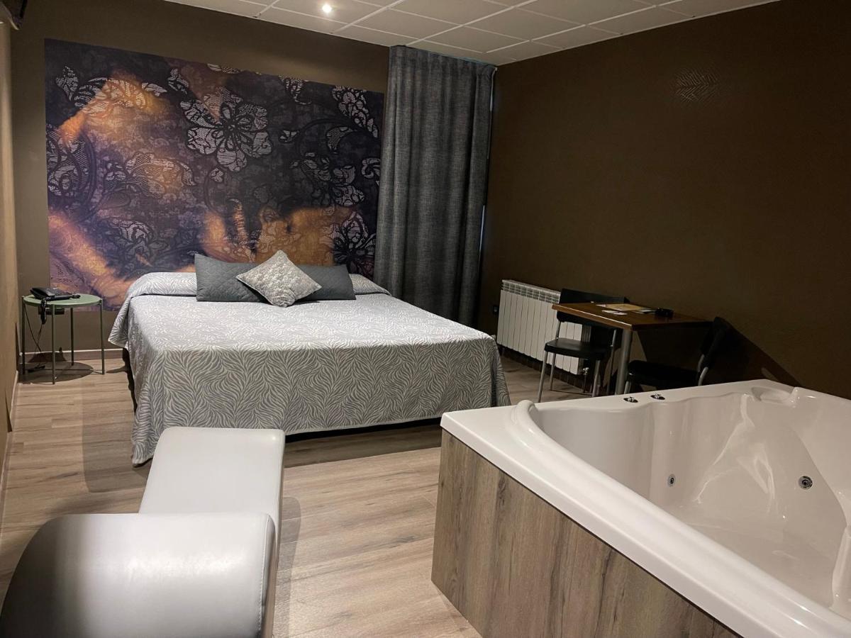 Motel Los Abedules Oviedo Ngoại thất bức ảnh