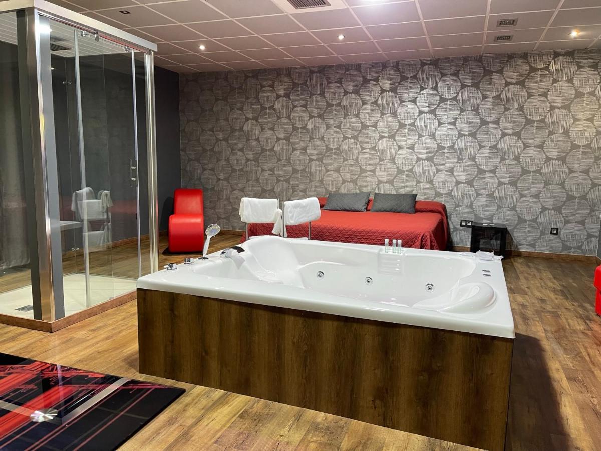 Motel Los Abedules Oviedo Ngoại thất bức ảnh