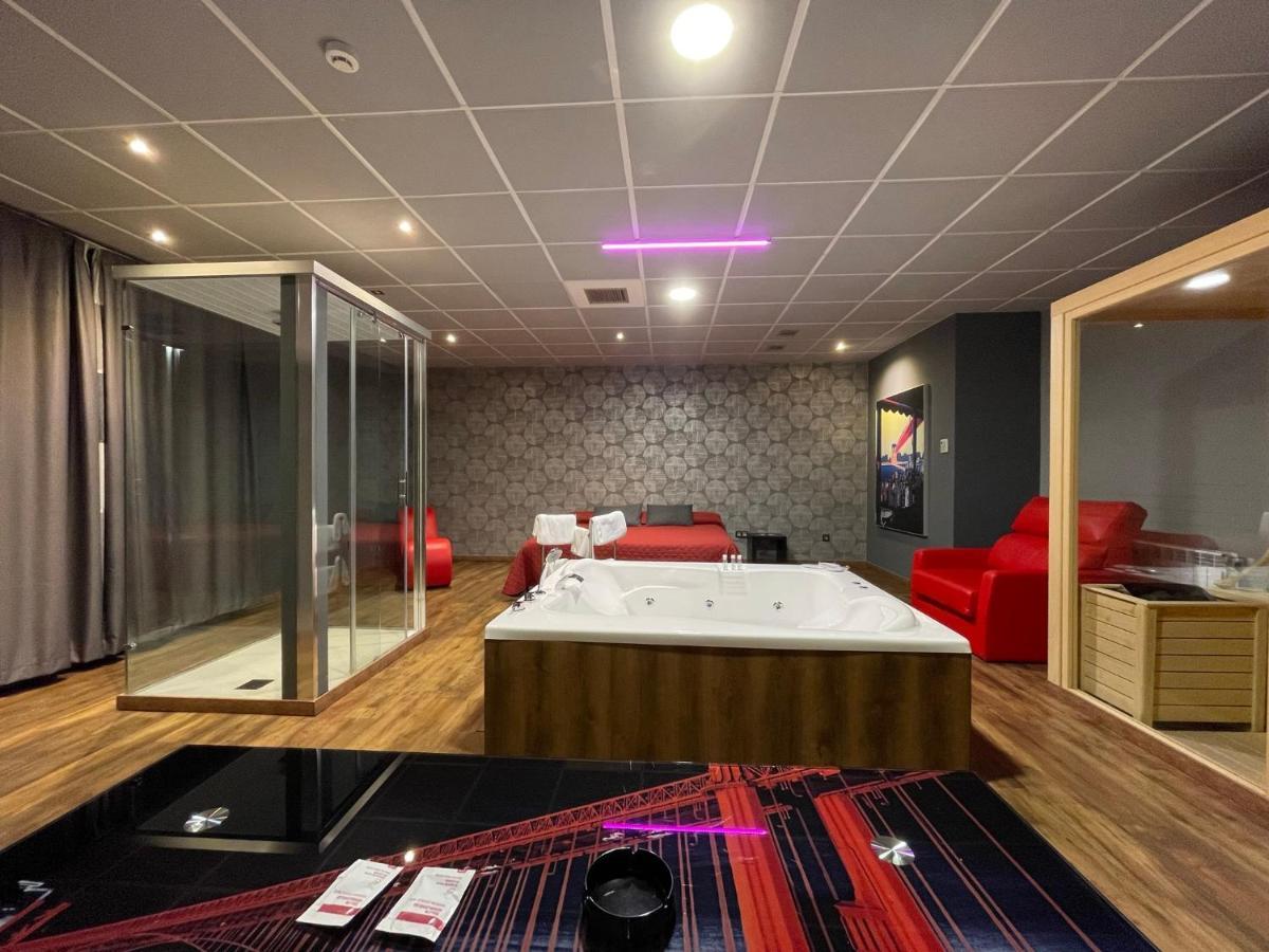 Motel Los Abedules Oviedo Ngoại thất bức ảnh