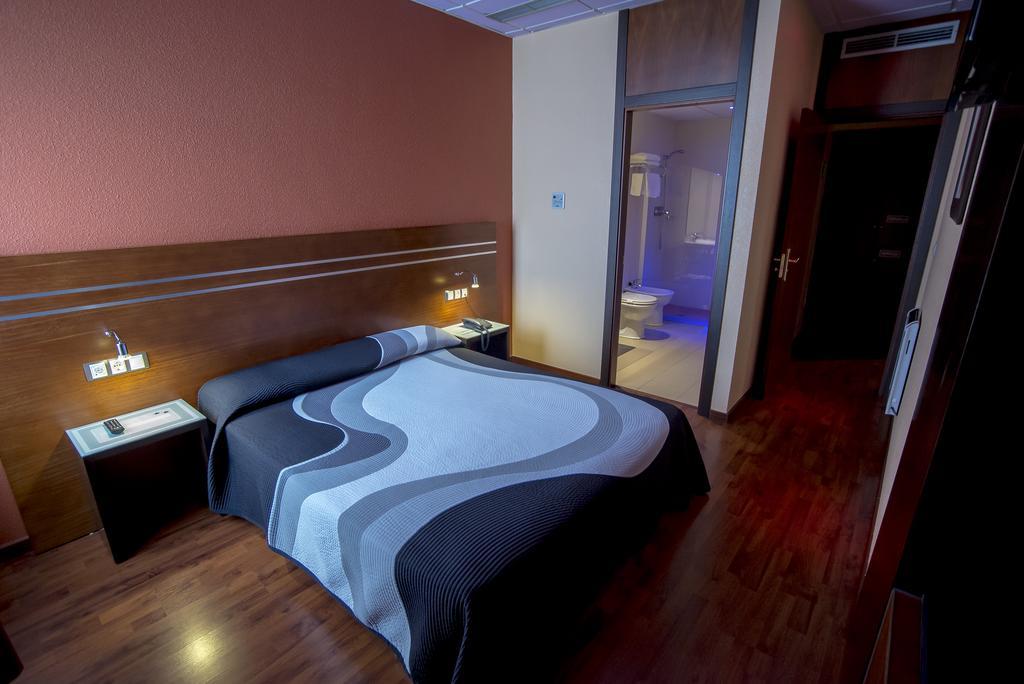 Motel Los Abedules Oviedo Phòng bức ảnh