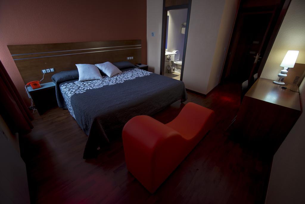 Motel Los Abedules Oviedo Phòng bức ảnh