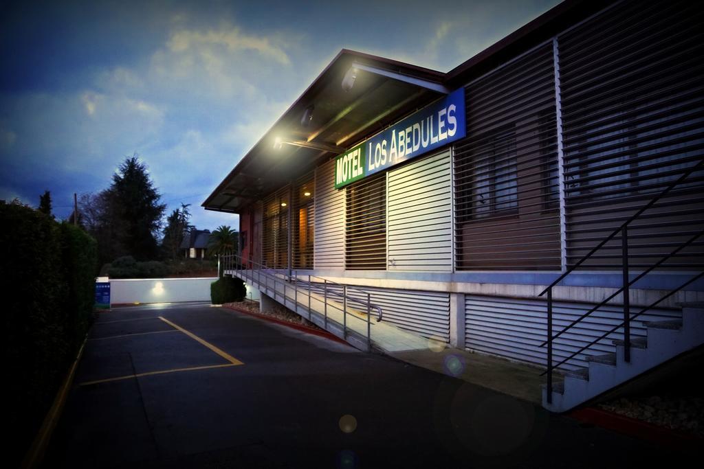 Motel Los Abedules Oviedo Ngoại thất bức ảnh
