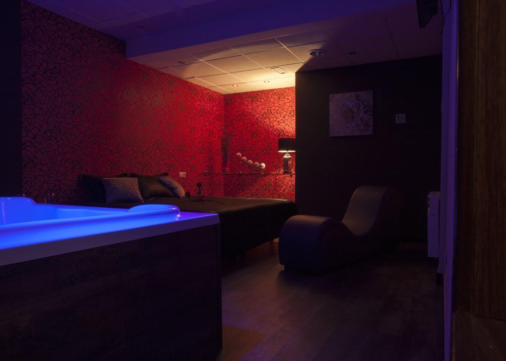 Motel Los Abedules Oviedo Ngoại thất bức ảnh