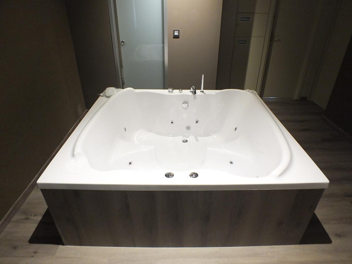 Motel Los Abedules Oviedo Ngoại thất bức ảnh