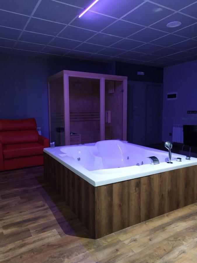 Motel Los Abedules Oviedo Ngoại thất bức ảnh