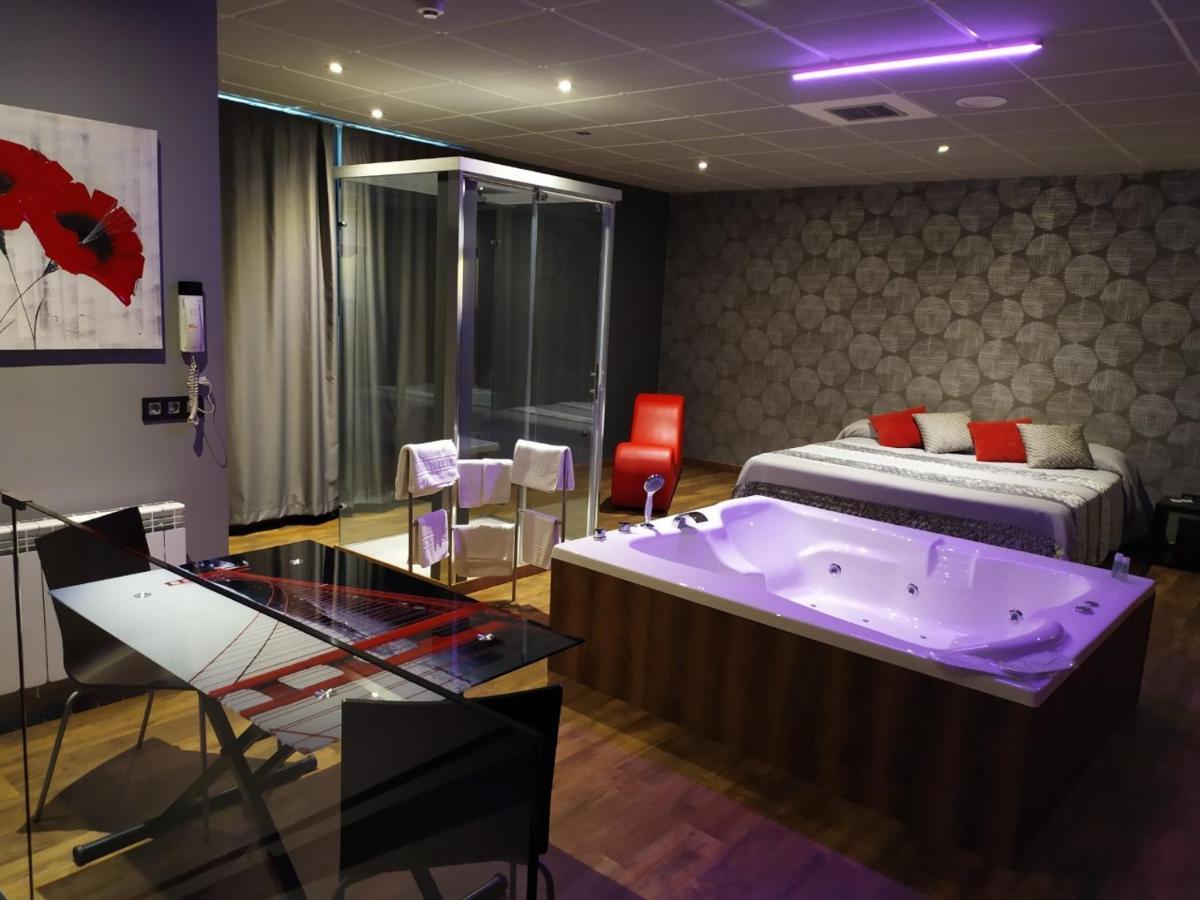 Motel Los Abedules Oviedo Ngoại thất bức ảnh
