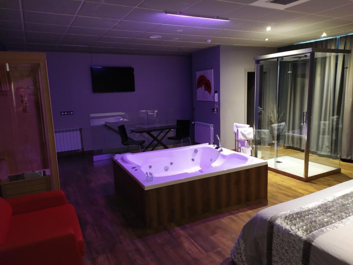 Motel Los Abedules Oviedo Ngoại thất bức ảnh